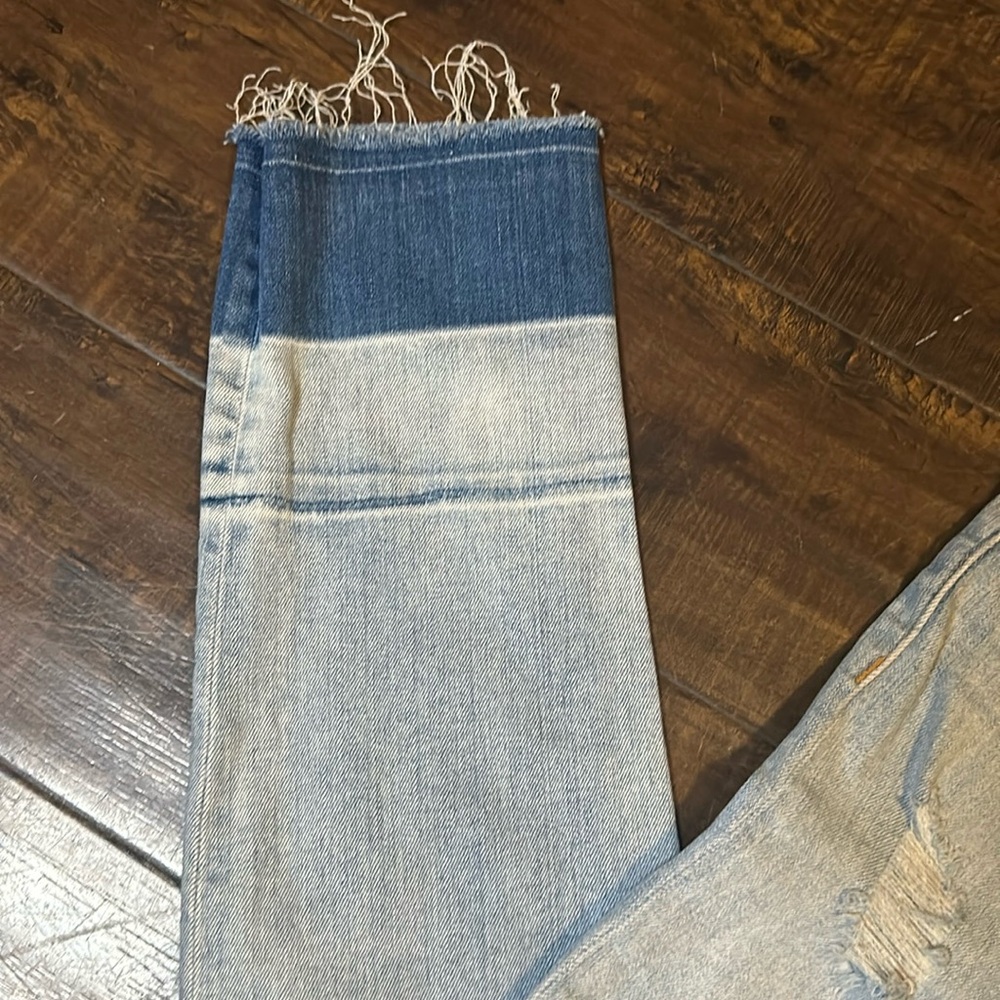Authentic Hudson Jeans All Shorts & Jeans $12 or 2x$20 -Bundle & Offer! - Picture 3 of 4